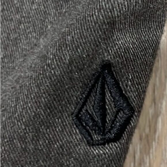 Volcom gray flat front shorts 10”  size 32 - Picture 6 of 7